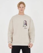 UNISEX "Top Notch" Oversized Mona Lisa Hoodie in Beige - Image 3