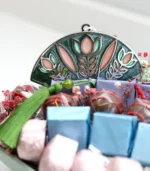 Ceramic Leaf Assorted Chocolate Selection | 520G - Image 3